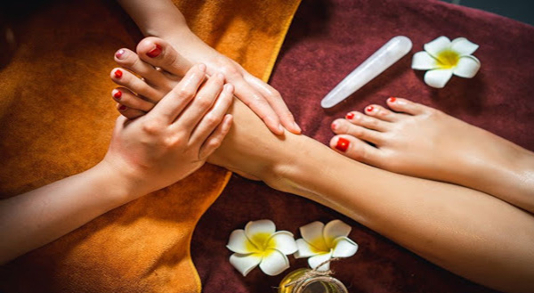 Massage Chân Thảo Dược 20 Dịch Vụ Massage Chân Thảo Dược Tại K.T Care Spa - Phục Hồi Năng Lượng