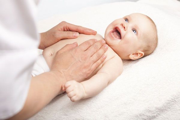 Tắm Cho Bé Kèm Massage 23 Lợi Ích Của Việc Tắm Và Massage Cho Bé