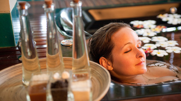 Ngâm Bồn Thảo Dược Và Massage 21 Lợi Ích Tuyệt Vời Của Liệu Trình Ngâm Bồn Thảo Dược Và Massage