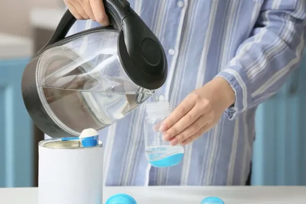 cách pha sữa bột cho bé