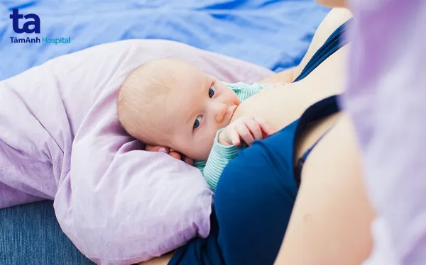 tư thế &ocirc;m b&oacute;ng bầu dục